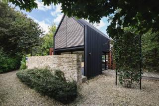 Waterlily Romantic Lakefront Stay Hot Tub - South Cerney - 2