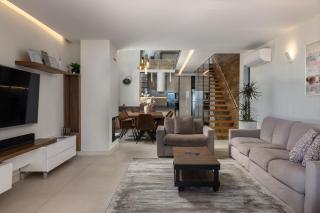 Villa AltaVista - Seaview & Relax with Heated Pool & MiniGolf - 9