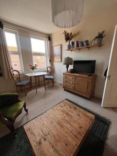 ApartmentSleeps2-Seaside Escape--WiFi-Parking - Hastings - 1