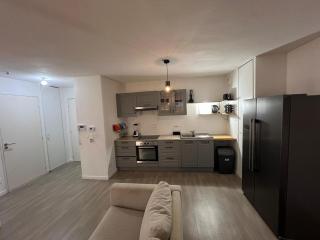 T2 moderne avec terrasse, proche de Lyon - Vaulx-en-Velin - 2