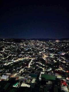 Modern Studio Apartment with Balcony & Stunning City View - Baguio - 5