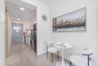 StayShort - Peaceful Studio with Community Views in JVC - 8