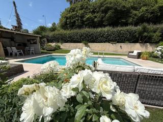 Un appartement 2 pièces dans une villa avec piscine et parking - Vence - 9
