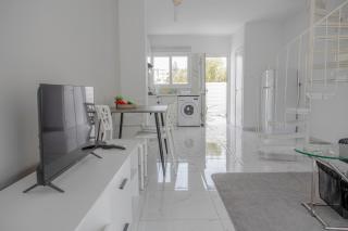 2BD Garden Apartment - 1