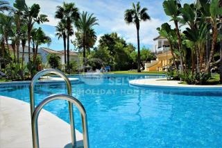 Best location at popular Senoria de Gonzaga - Marbella - 0