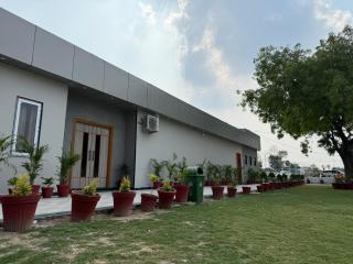 Aaravya Hotel and Banquets - Faizābād - 3