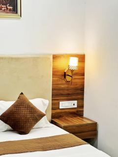 HOTEL KAILASH REGENCY - Luxury Rooms Near Railway Station and Bus Terminal Ludhiana - Ludhiana - 6