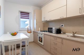 MoHost Say - 2BR Luxe Stay with Balcony & Views - Braşov - 8