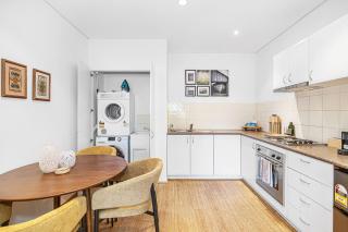 Newly Renovated 1bdr In The Cbd - Perth - 6