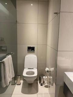 Modern Apartment in 5 Star hotel With Backup Power - Joanesburgo - 2