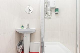 Central Dudley Studio with Smart TV and Parking - Dudley - 4
