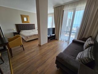Royal Beach Private Apartments - 5
