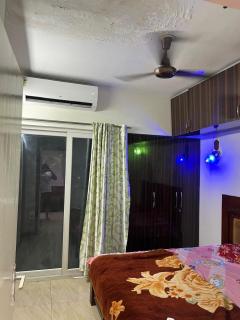 Peaceful Studio Apartment - Ghaziabad - 1