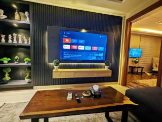 Gold Crest Mall Luxury Penthouse by Alvis Suite - Lahore - 5