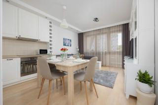 Family Apartment with Parking in Pruszków by Noclegi Renters - 6