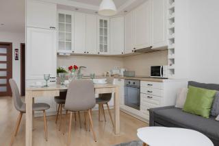 Family Apartment with Parking in Pruszków by Noclegi Renters - Pruszków - 3