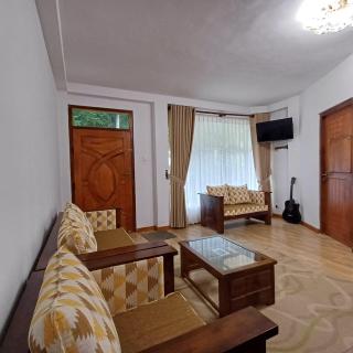 Cloudberry Inn Vibe - 4