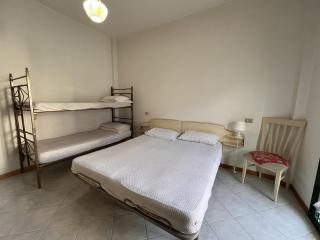 Beach Apartment Cattolica 2min to Beach AC w Parking - Il Lupo Affitta - 9
