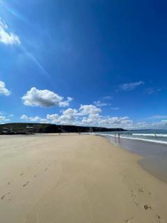 Surf 'n' Sands in Porthtowan Beachfront Apartment - Porthtowan - 9
