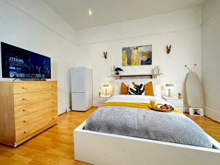 Charming Studio in Harborne with Parking&Netflix - Birmingham - 0