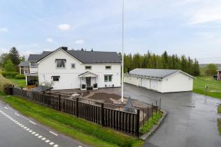 Guestly Homes - 3BR Spacious Coastal Stay - Luleå - 0