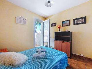 Apartment L'Ile heureuse-9 by Interhome - Saint-Cyr-sur-Mer - 1