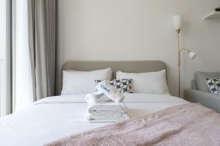 Sleek and Stylish Studio JVC - 4