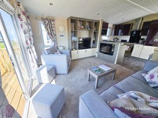 Sea views at Serenity! - 2