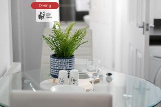 Two Bedroom House By Littlepiggyrentals Short Lets & Serviced Accommodation Chesterfield Central With Free Parking - Chesterfield - 1