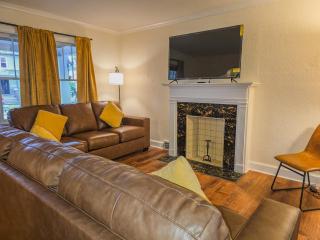 Soft Sheets & Sweet Dreams - 3 Bedroom Home with Driveway - Niagara Falls - 8