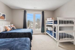 • Casa Dean sleeps 20 close to Fairgrounds • - 5