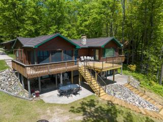 Spruce Haven home - Hayward - 8