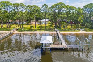 Private Beach and Dock Waterfront Panacea Retreat! - Panacea - 0