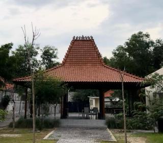 Hotel Semilir Syariah Sampang - Sampang - 8