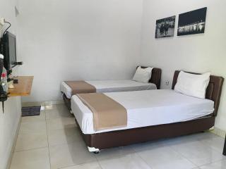 Hotel Semilir Syariah Sampang - Sampang - 1
