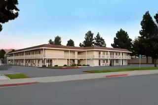 Super 8 by Wyndham San Jose - San José - 1
