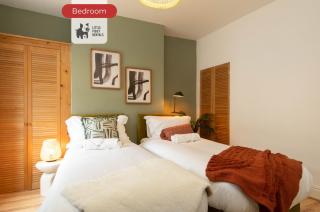 2 BR Apartment By Littlepiggyrentals Short Lets & Serviced Accommodation Leicester With Wi-Fi, Free Parking & Outdoor Area - Leicester - 9
