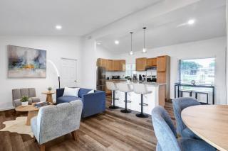 Modern House, Experienced Host, Central Location - San Antonio - 0