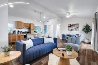 Modern House, Experienced Host, Central Location - San Antonio - 2