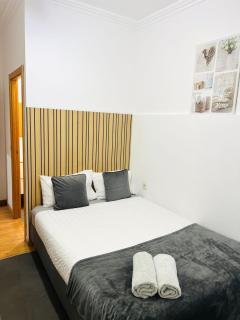 Luxury Central Lisbon studio flats, ideal for tourists - 7
