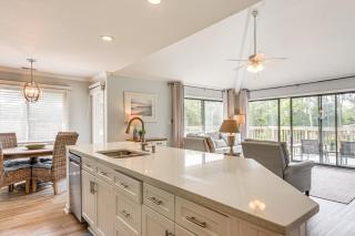 Bright Sunset Beach Condo with Golf Course View - Sunset Beach - 3