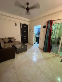 2 BHK fully furnished guest apartment - ghaziabad - Ghaziabad - 3