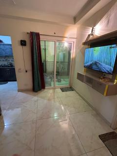 2 BHK fully furnished guest apartment - ghaziabad - Ghaziabad - 4