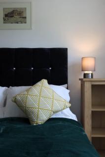 Longscroft Lodge - Sleeps 4 - Bradford on Avon - 7