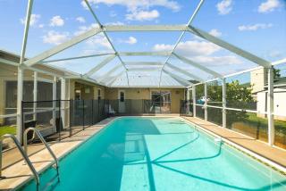 Tropical Get Away a Summer Retreat with Pool and Fire Pit - Port Saint Lucie - 5