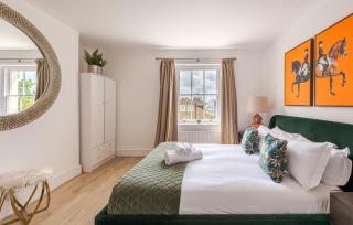 Modern 1 Bedroom Apartment in Hampton Wick with Stunning Riverside View - Kingston upon Thames - 9