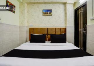 Hotel Vista 18 Inn Couple Friendly - Noida - 7