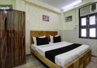 Hotel Vista 18 Inn Couple Friendly - Noida - 8