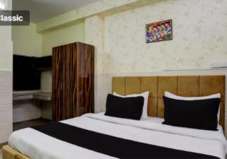 Hotel Vista 18 Inn Couple Friendly - Noida - 9
