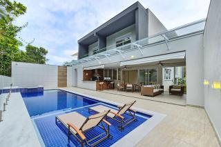 Casa de 400m² e piscina próximo à praia - Bertioga - 0